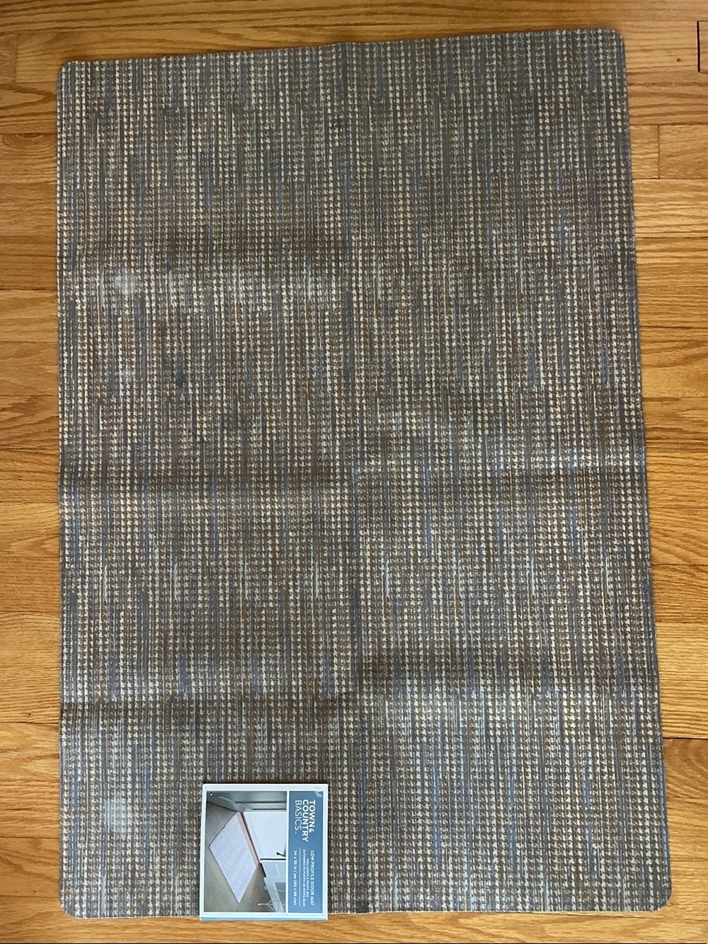 Town & Country Basics low-profile accent mat in a multi-color textured pattern